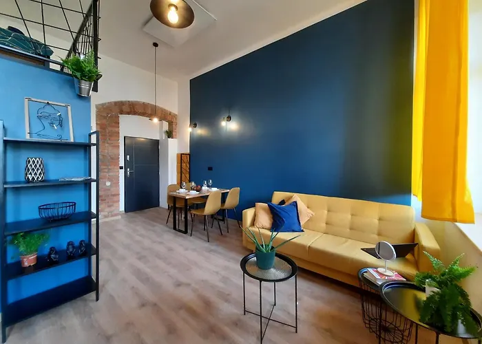 Frequently - Hide צ'סטוצ'ובה